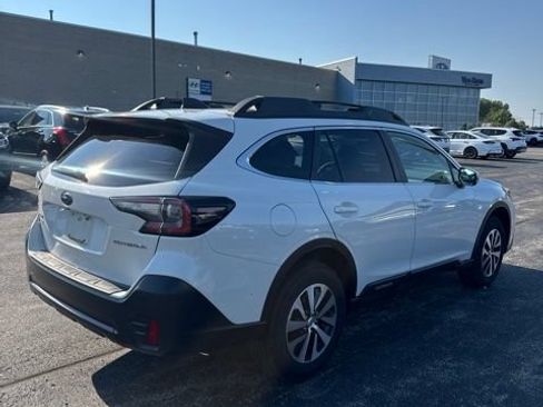 Used 2020 Subaru Outback Premium w/ Popular Package #1 AWD/4WD image 2