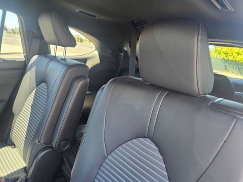Used 2023 Toyota Highlander XSE FWD image 19