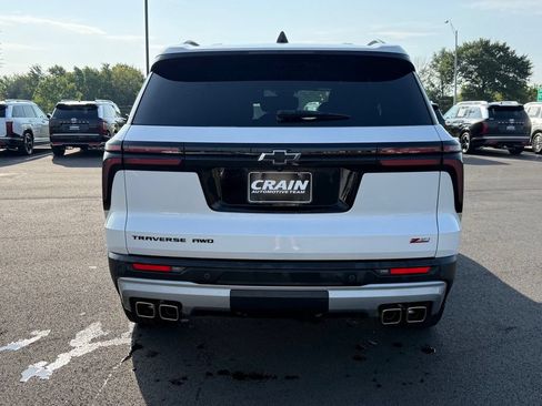Used 2024 Chevrolet Traverse Z71 w/ LPO, Floor Liner Package AWD/4WD image 6