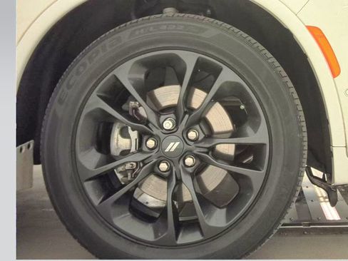 Used 2022 Dodge Durango R/T w/ Blacktop Package AWD/4WD image 22
