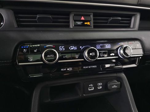 Used 2025 Honda Pilot Elite image 31