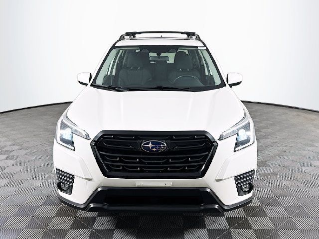 Used 2024 Subaru Forester Premium AWD/4WD image 2