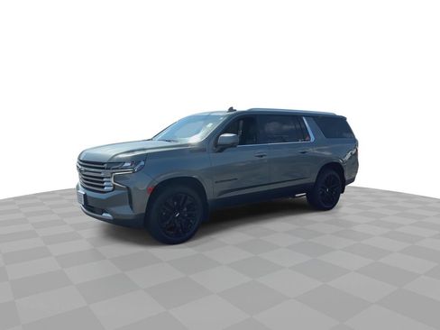 Used 2023 Chevrolet Suburban High Country AWD/4WD image 4