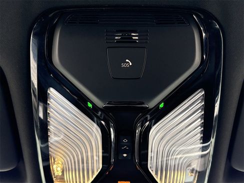 Used 2025 BMW X6 xDrive40i w/ Climate Comfort Package image 9