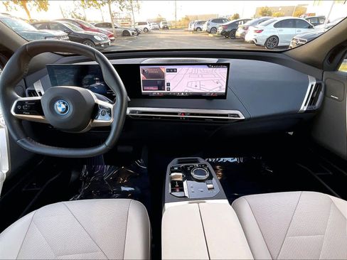 Used 2025 BMW iX xDrive50 w/ Convenience Package image 16