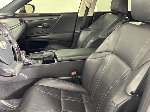 Used 2019 Lexus ES 350 Luxury w/ Accessory Package 2 image 8