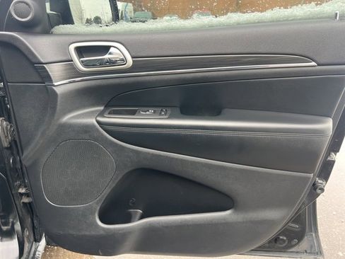 Used 2022 Jeep Grand Cherokee Limited image 10