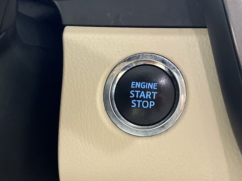 Used 2020 Toyota Camry XLE w/ Navigation Package FWD image 34