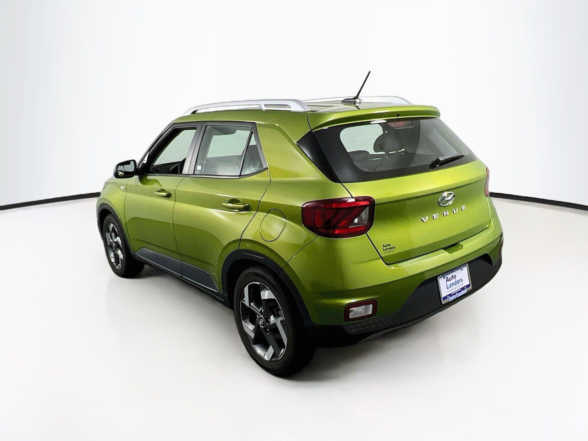 Used 2023 Hyundai Venue SEL FWD image 7