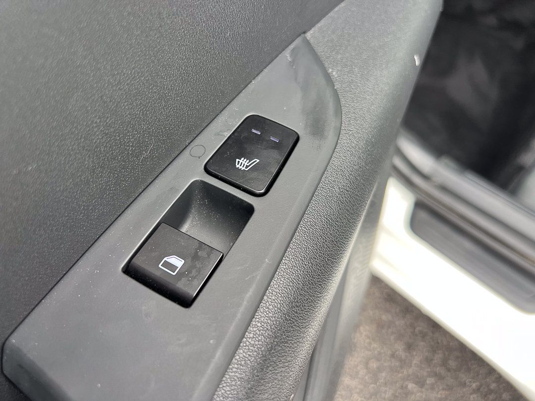 Used 2024 Kia Niro EX w/ EX Cold Weather Package FWD image 28