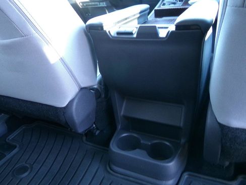 Used 2021 Toyota Sienna LE AWD/4WD image 38