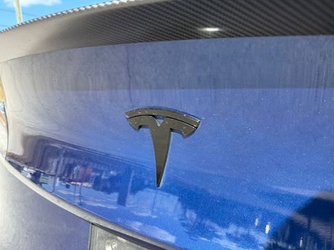 Used 2023 Tesla Model Y Performance image 12