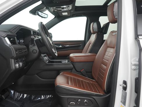 Used 2024 GMC Yukon Denali Ultimate AWD/4WD image 25