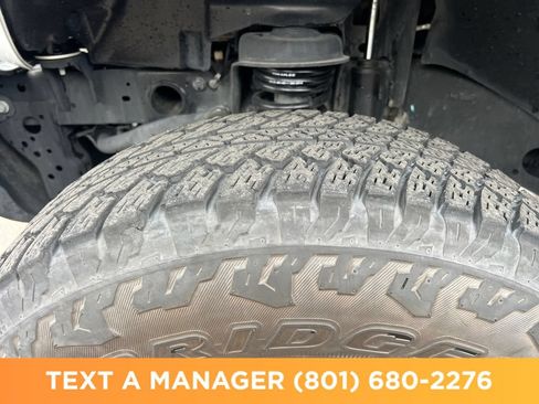 Used 2022 Jeep Wrangler Unlimited Rubicon 4xe w/ Cold Weather Group AWD/4WD image 10