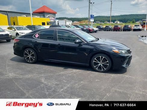 Used 2018 Toyota Camry SE w/ Moonroof Package FWD image 5