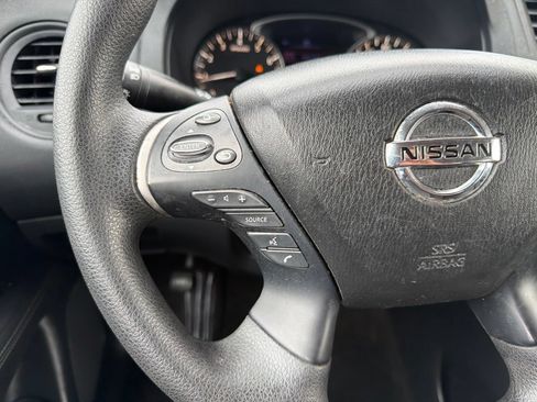 Used 2020 Nissan Pathfinder S FWD image 21