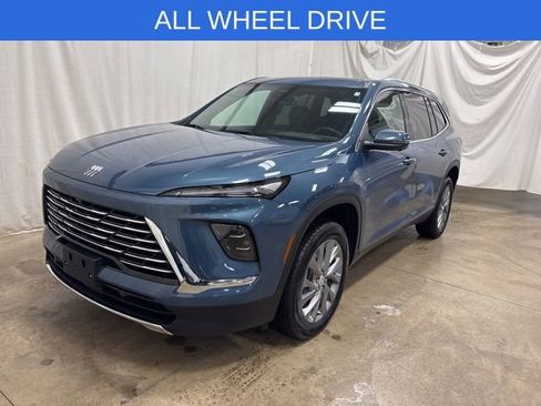 Used 2025 Buick Enclave Preferred image 8