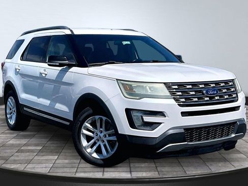 Used 2016 Ford Explorer XLT FWD image 12
