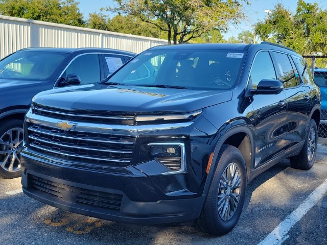 Used 2026 Chevrolet Traverse LT w/ Driver Confidence Package FWD image 3