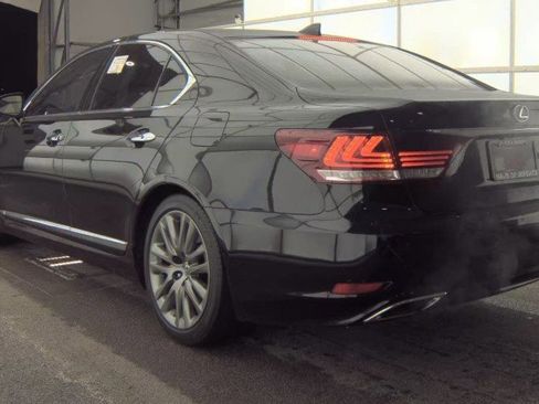 Used 2017 Lexus LS 460 w/ Comfort Package image 3