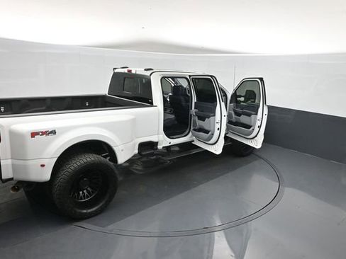 Used 2024 Ford F450 Limited w/ FX4 Off-Road Package AWD/4WD image 33