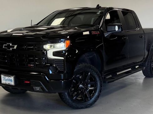 Used 2022 Chevrolet Silverado 1500 LT Trail Boss w/ LT Trail Boss Premium Package AWD/4WD image 1