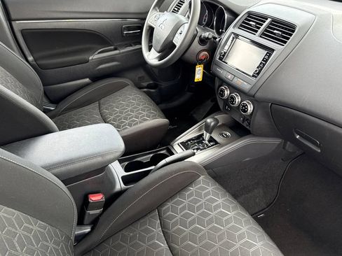 Used 2025 Mitsubishi Outlander Sport ES AWD/4WD image 16
