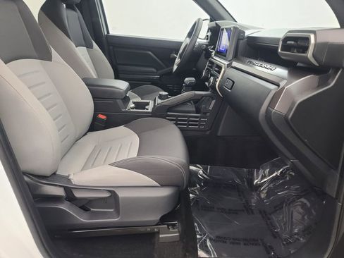 Used 2025 Toyota Tacoma TRD Off-Road image 17