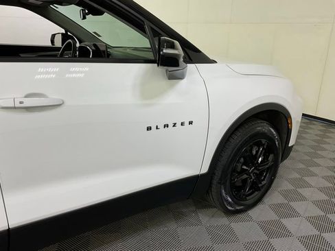Used 2024 Chevrolet Blazer LT w/ Midnight/Sport Edition FWD image 9