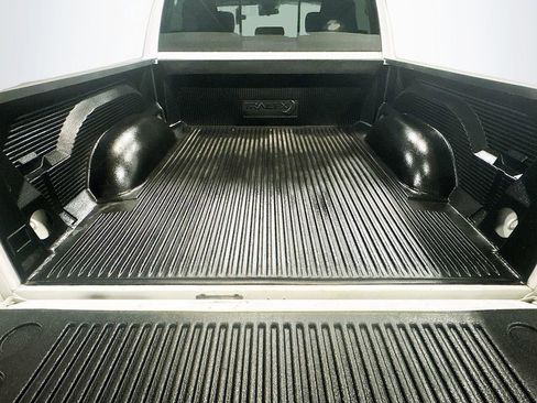 Used 2019 RAM 1500 Classic SLT image 28