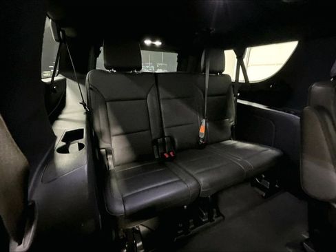 Used 2021 Chevrolet Suburban Z71 image 27