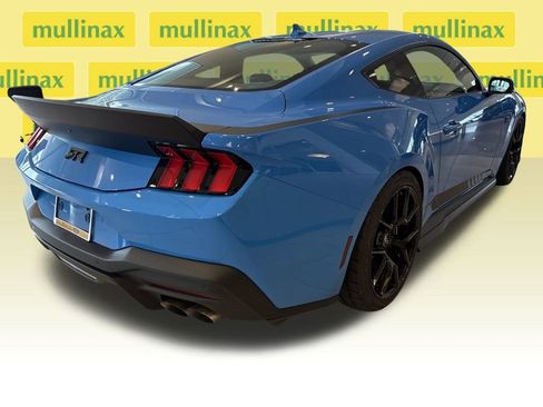Used 2025 Ford Mustang GT Premium w/ GT Performance Package image 4