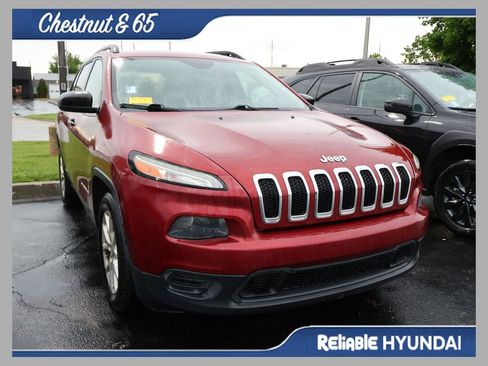 Used 2016 Jeep Cherokee Sport FWD image 1