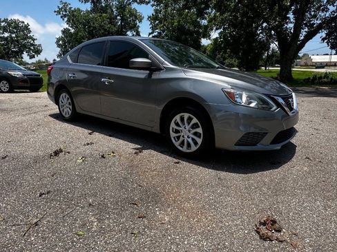 Used 2019 Nissan Sentra SV FWD image 8