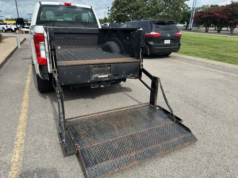 Used 2017 Ford F250 XL w/ Power Equipment Group RWD image 15
