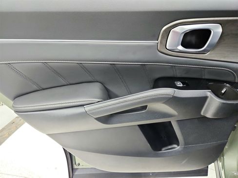Used 2025 Kia Sorento SX image 42