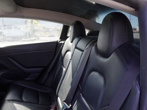 Used 2020 Tesla Model 3 Standard Range Plus image 16