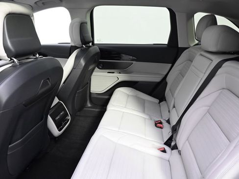 New 2026 Lincoln Nautilus Reserve AWD/4WD image 21