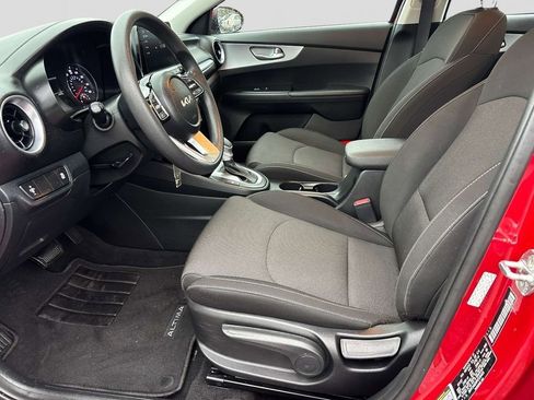 Used 2023 Kia Forte LXS image 8