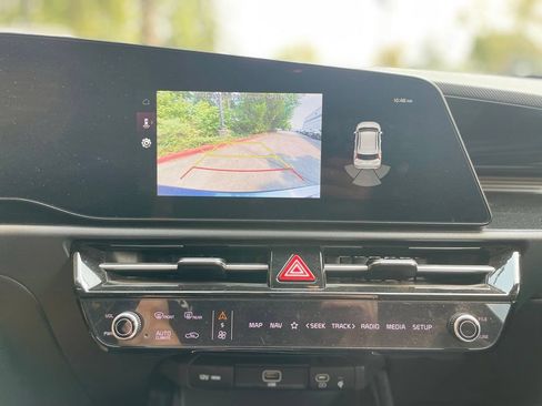 Certified 2023 Kia Niro Wind w/ Wind Preserve Package FWD image 14