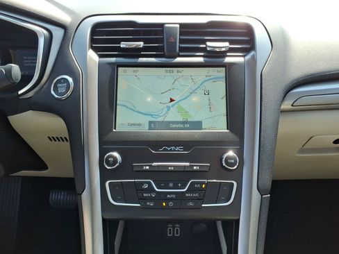 Certified 2020 Ford Fusion SE FWD image 18