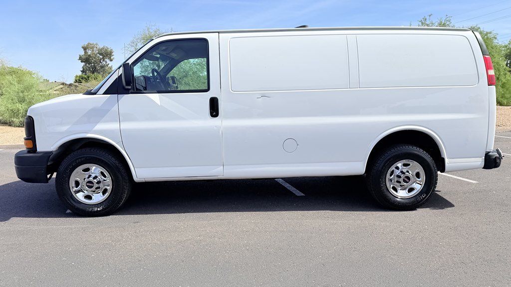 Used 2015 GMC Savana 2500 RWD image 2