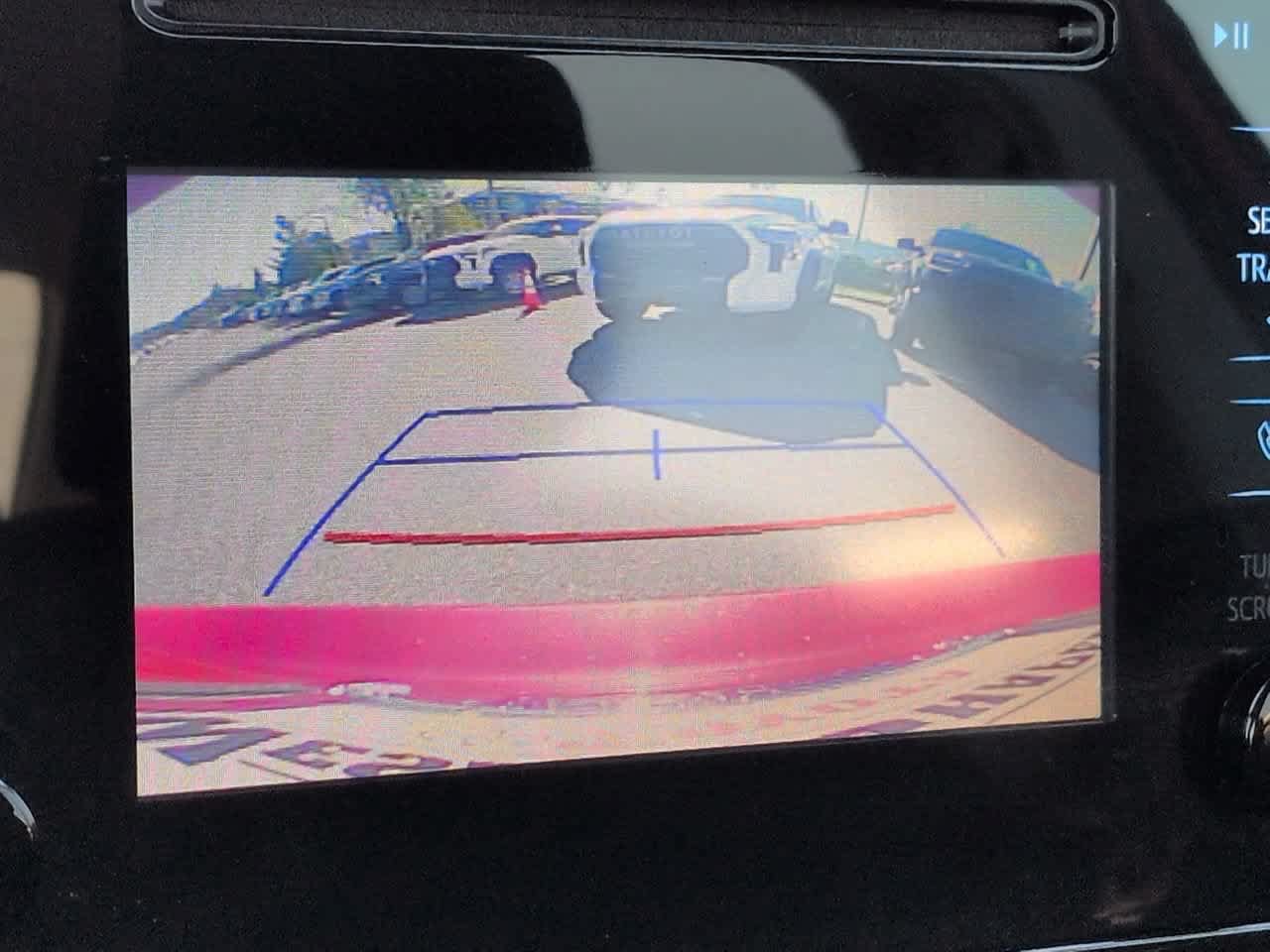 Used 2018 Toyota Corolla LE FWD image 19