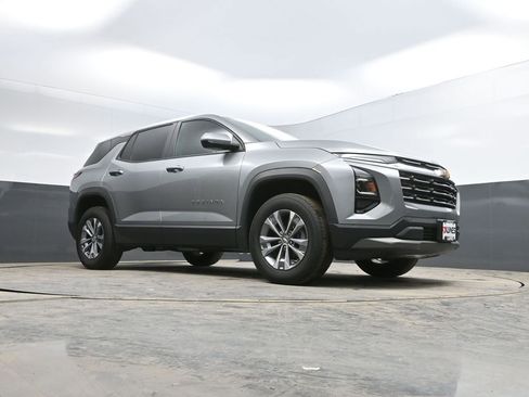 Used 2025 Chevrolet Equinox LT image 31