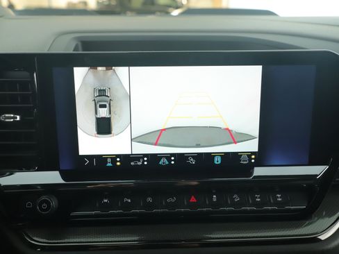 Used 2023 Chevrolet Silverado 1500 ZR2 w/ Technology Package image 8