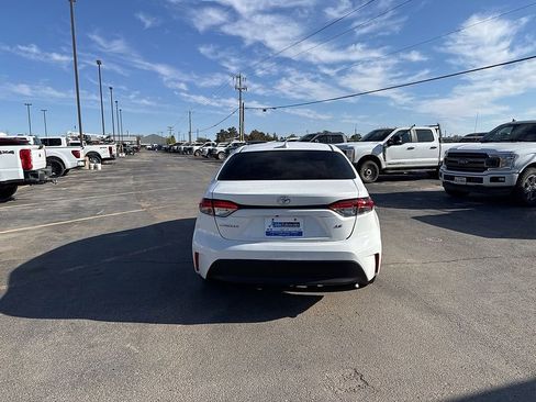 Used 2024 Toyota Corolla LE image 4