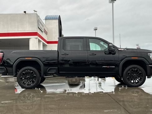 New 2026 GMC Sierra 2500 AT4 w/ Technology Package image 8