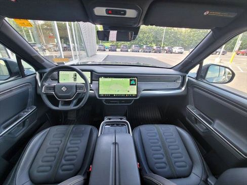 Used 2025 Rivian R1T Adventure Dual AWD/4WD image 21