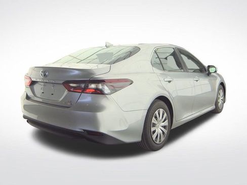 Used 2023 Toyota Camry LE image 4