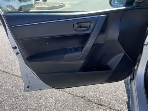 Used 2016 Toyota Corolla L image 12